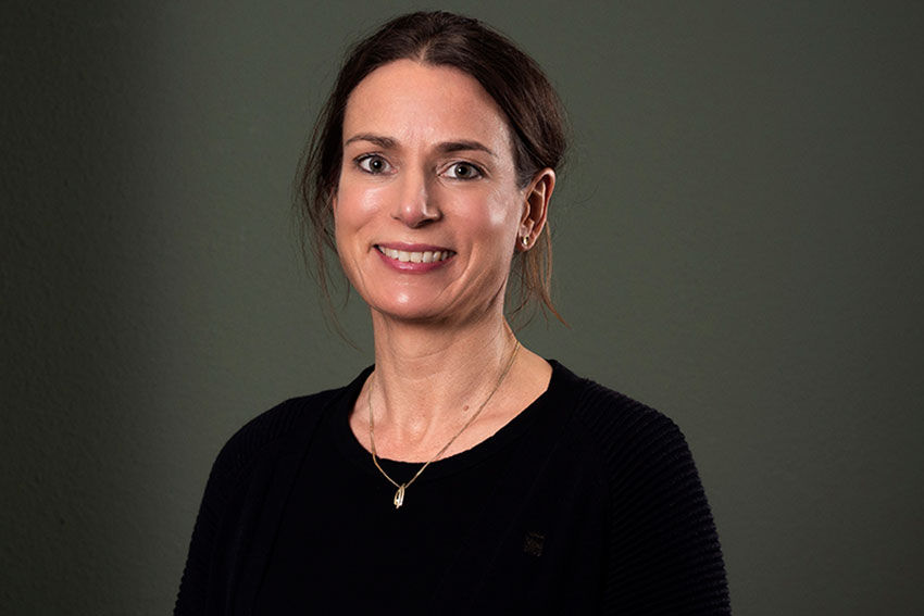 Portrait-Gudrun-Schaffron-0000186_pp-Osteopathin